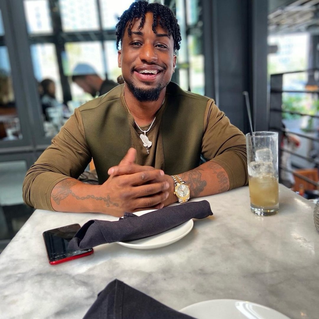 Profile photo of @2ndchildhoodpodcast